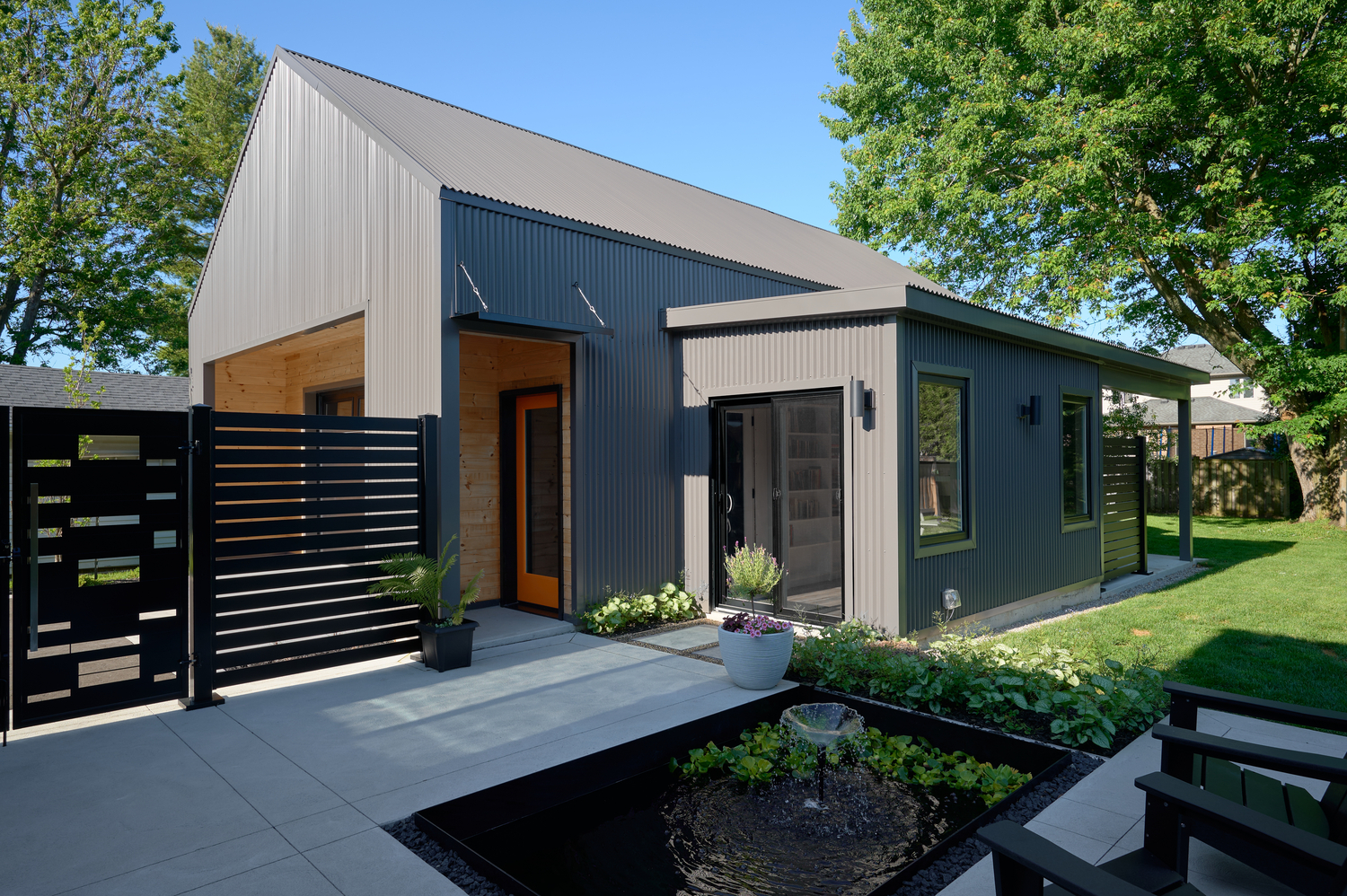24' x 37' Modern Garage with Studio, Pelham